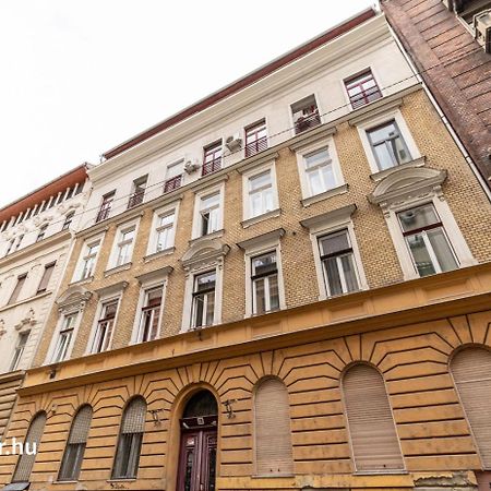 2 Bedroom 107 M2 Loft With Balcony Будапешт Екстер'єр фото